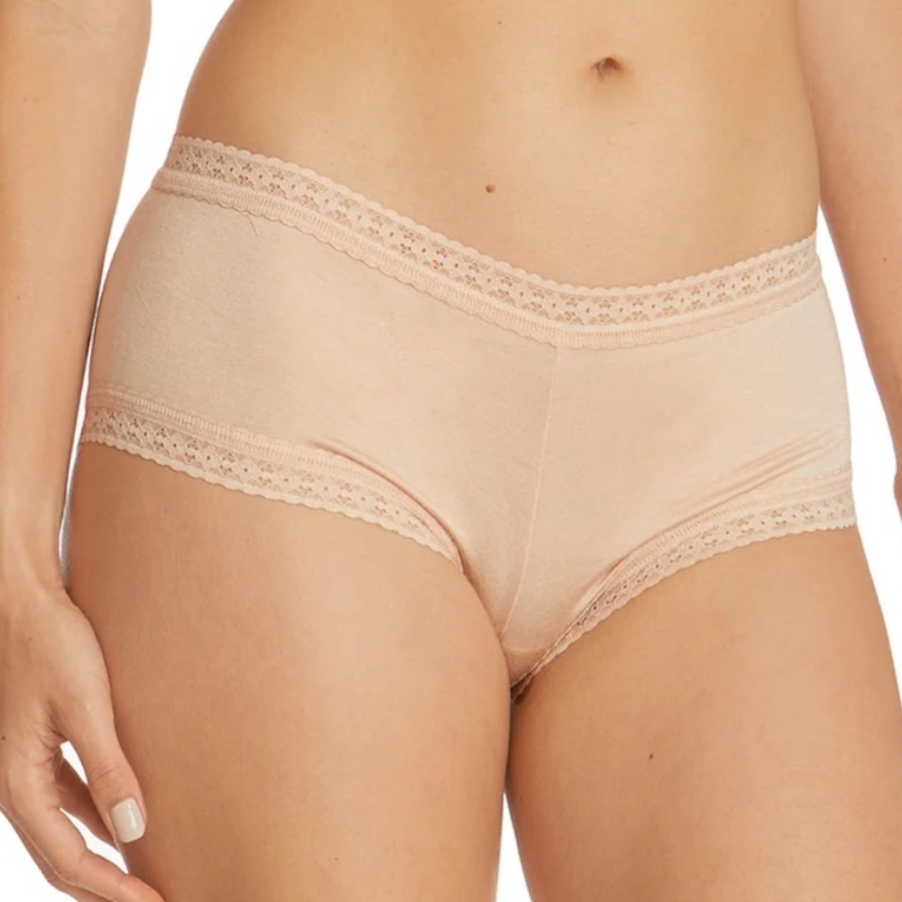 HANKY PANKY DREAM EASE BOYSHORT ; SIZES: XS, S, M, L, XL  COLOR:CHAI